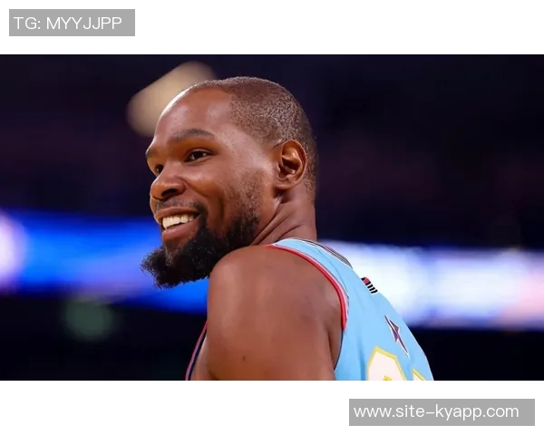 杜兰特37岁成火箭队史最年长全明星球员展现超强实力与梦想滑翔机般飞翔